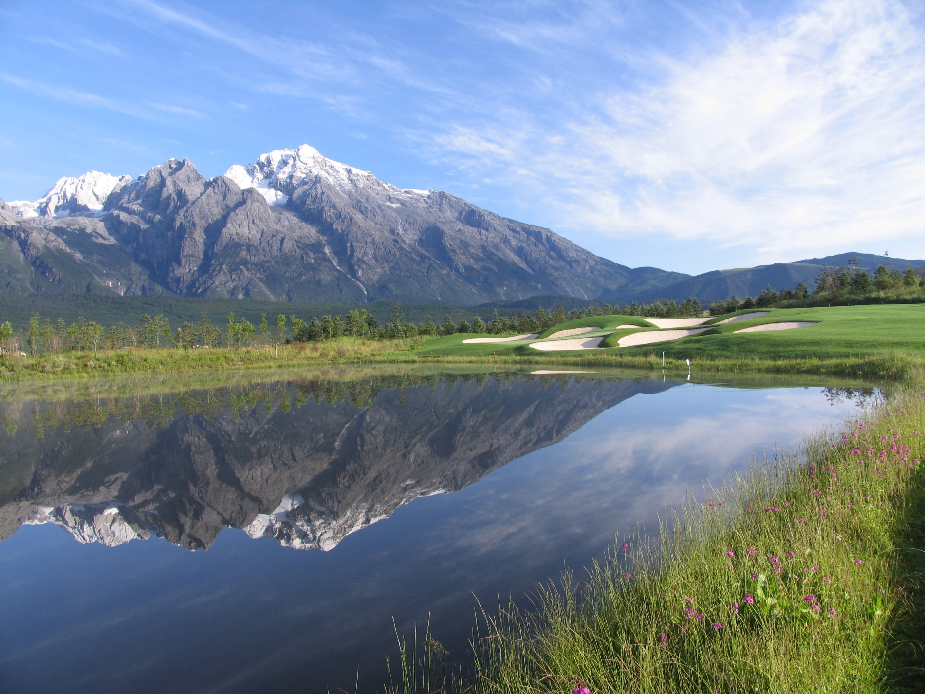 Jade Dragon Snow Mountain Golf Club (