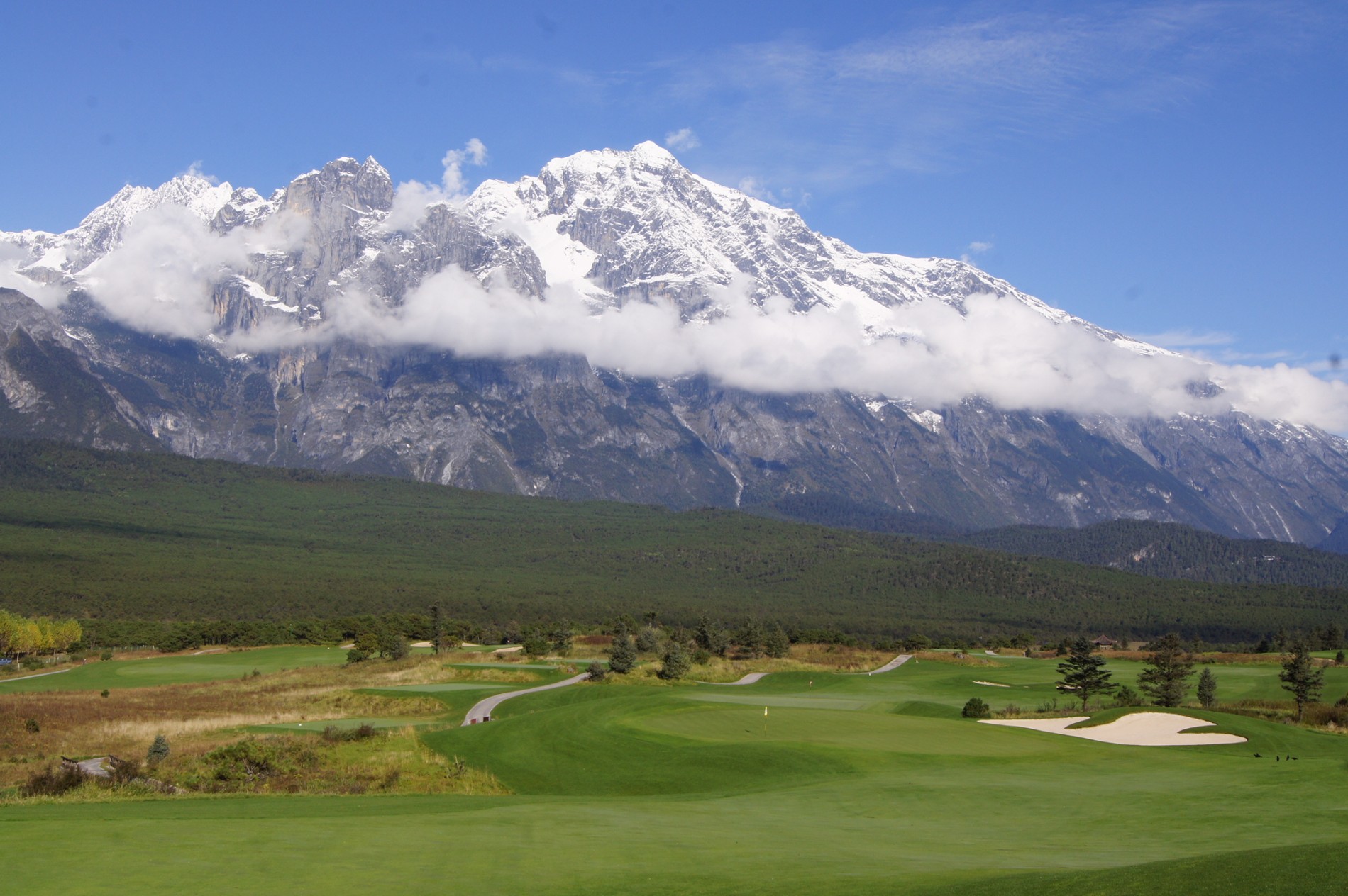 Jade Dragon Snow Mountain Golf Club (
