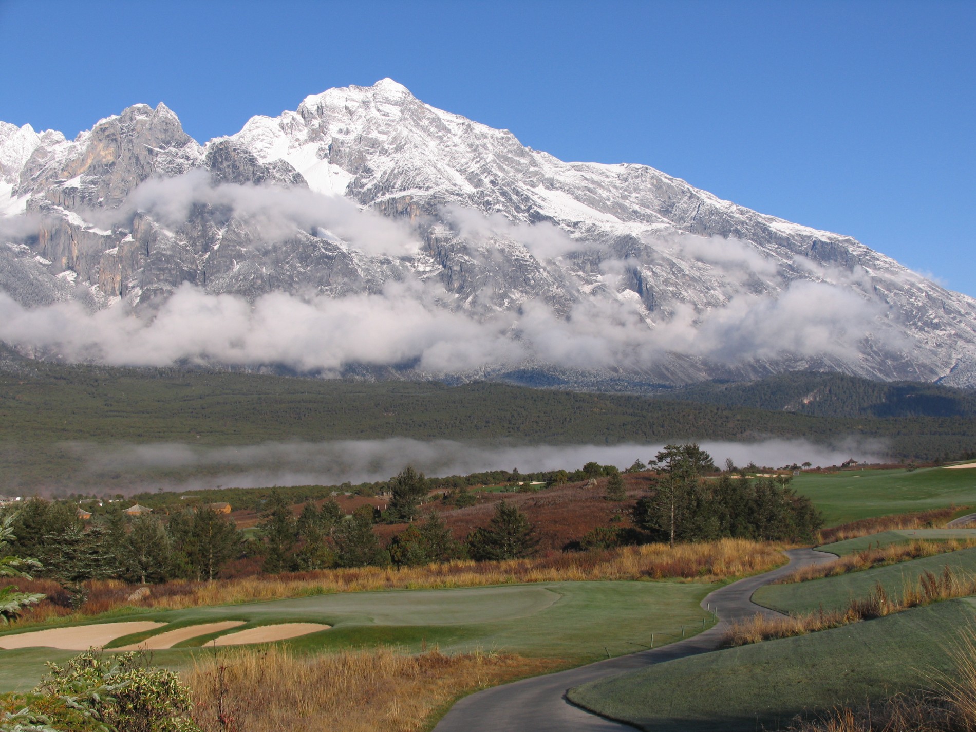 Jade Dragon Snow Mountain Golf Club (