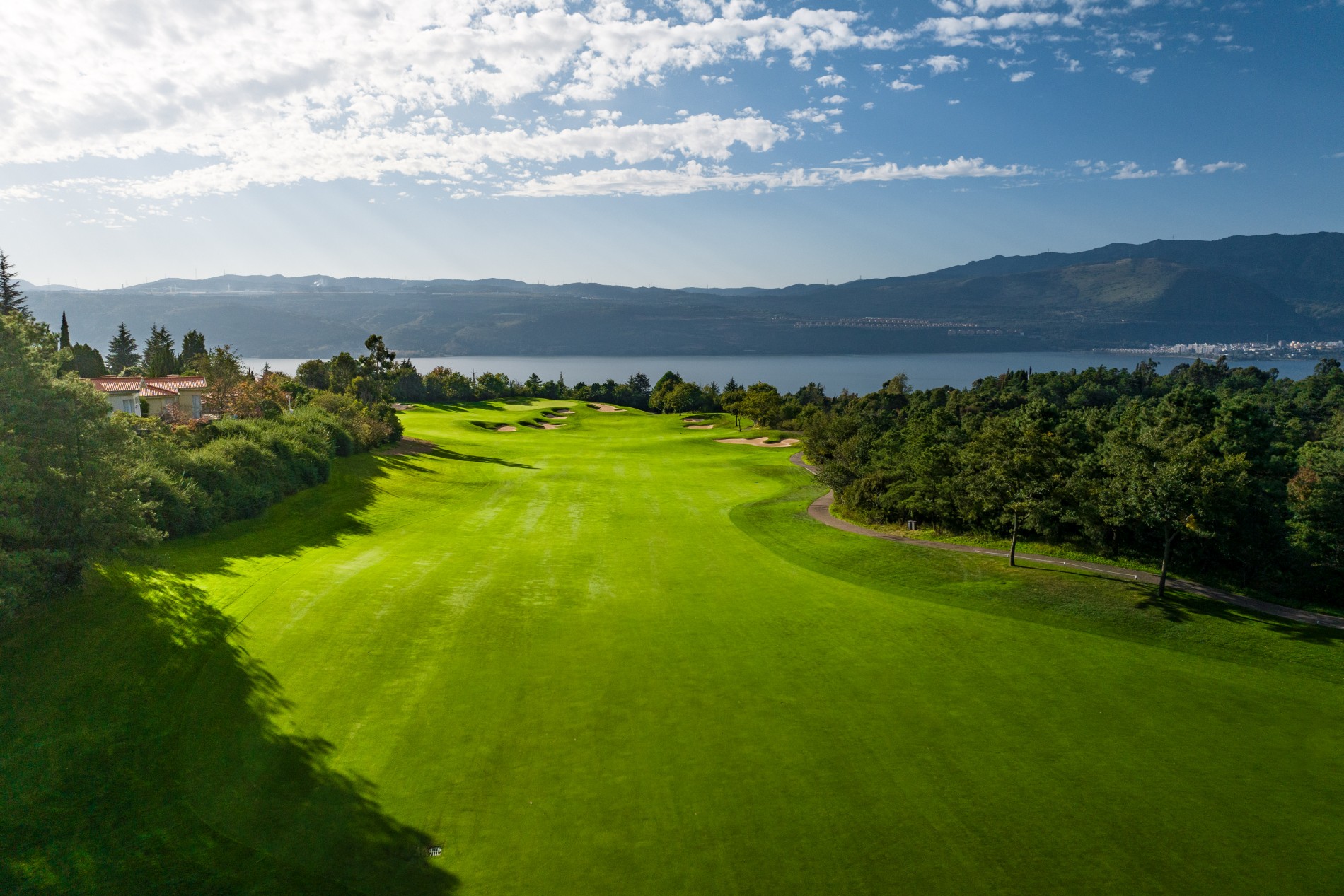 Spring City Golf & Lake Resort - Bergplatz (