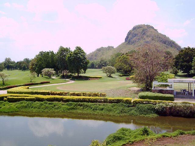 Artitaya Golf & Resort Kanchanaburi (früher Nichigo Golf Resort & Country Club) (