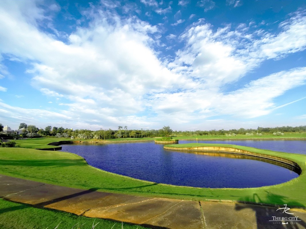 Der RG City Golf Club - Dream Arena (