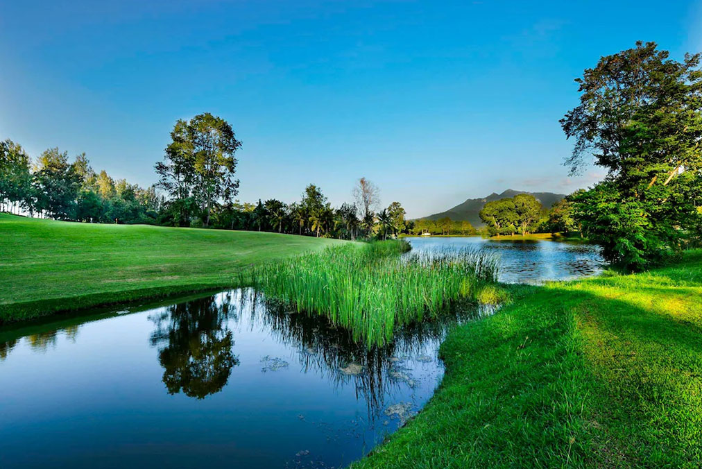 Sir James Country Club