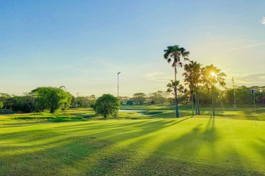 Pakuwon Golf & Familienclub 
