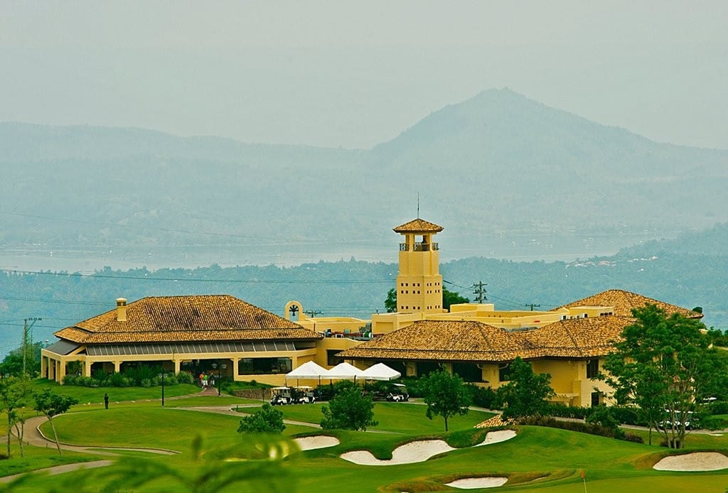 Manila & Clark: Stadtgrünflächen & Fairways in den Bergen