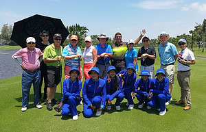 TAT Los Angeles Famtrip Teilnehmer im Thai Country Club in Bangkok.